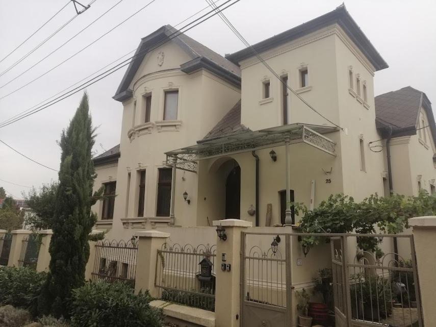 Kuria Apartman With Private Jacuzzi And Pool ブダペスト エクステリア 写真