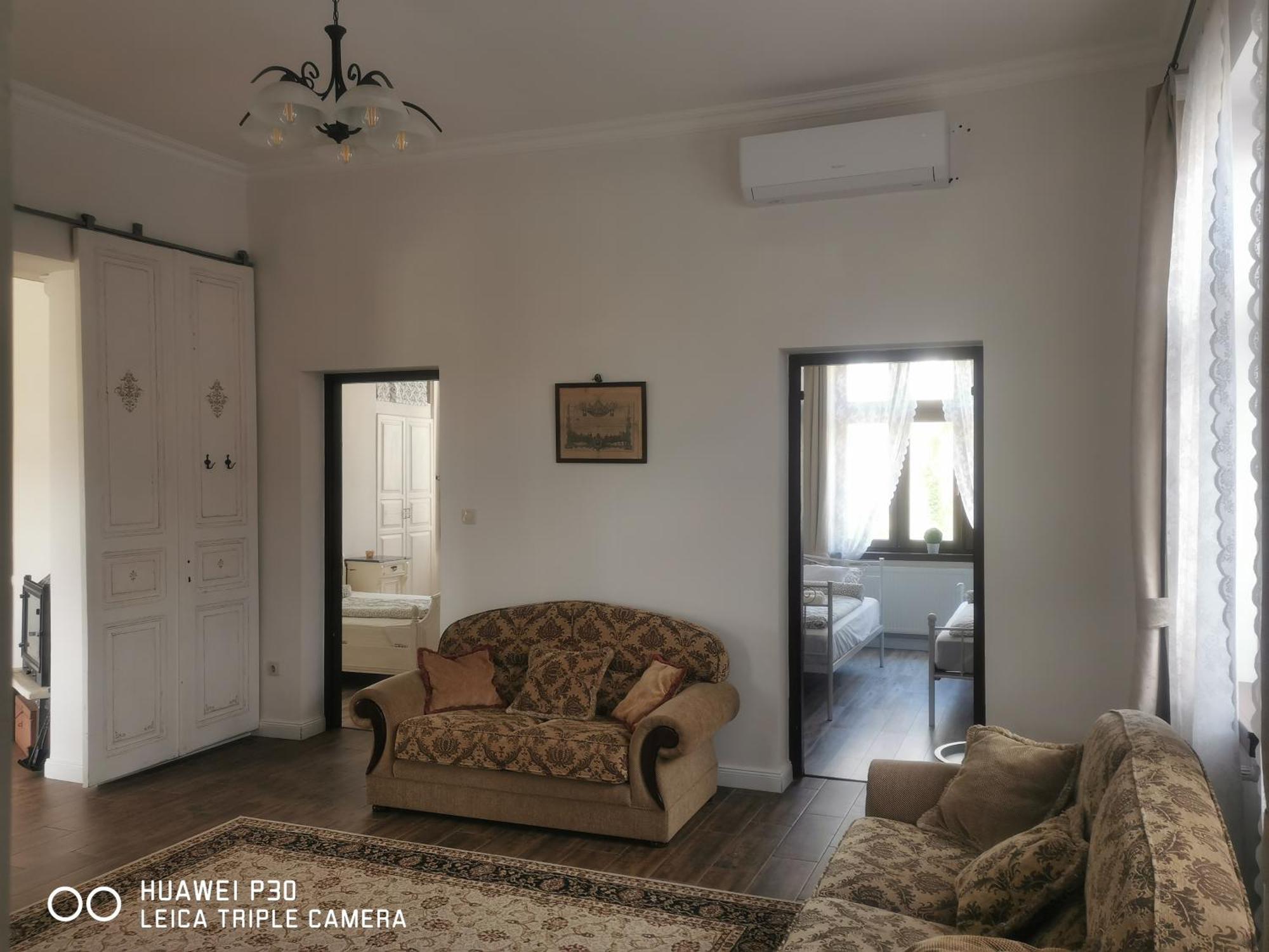 Kuria Apartman With Private Jacuzzi And Pool ブダペスト エクステリア 写真