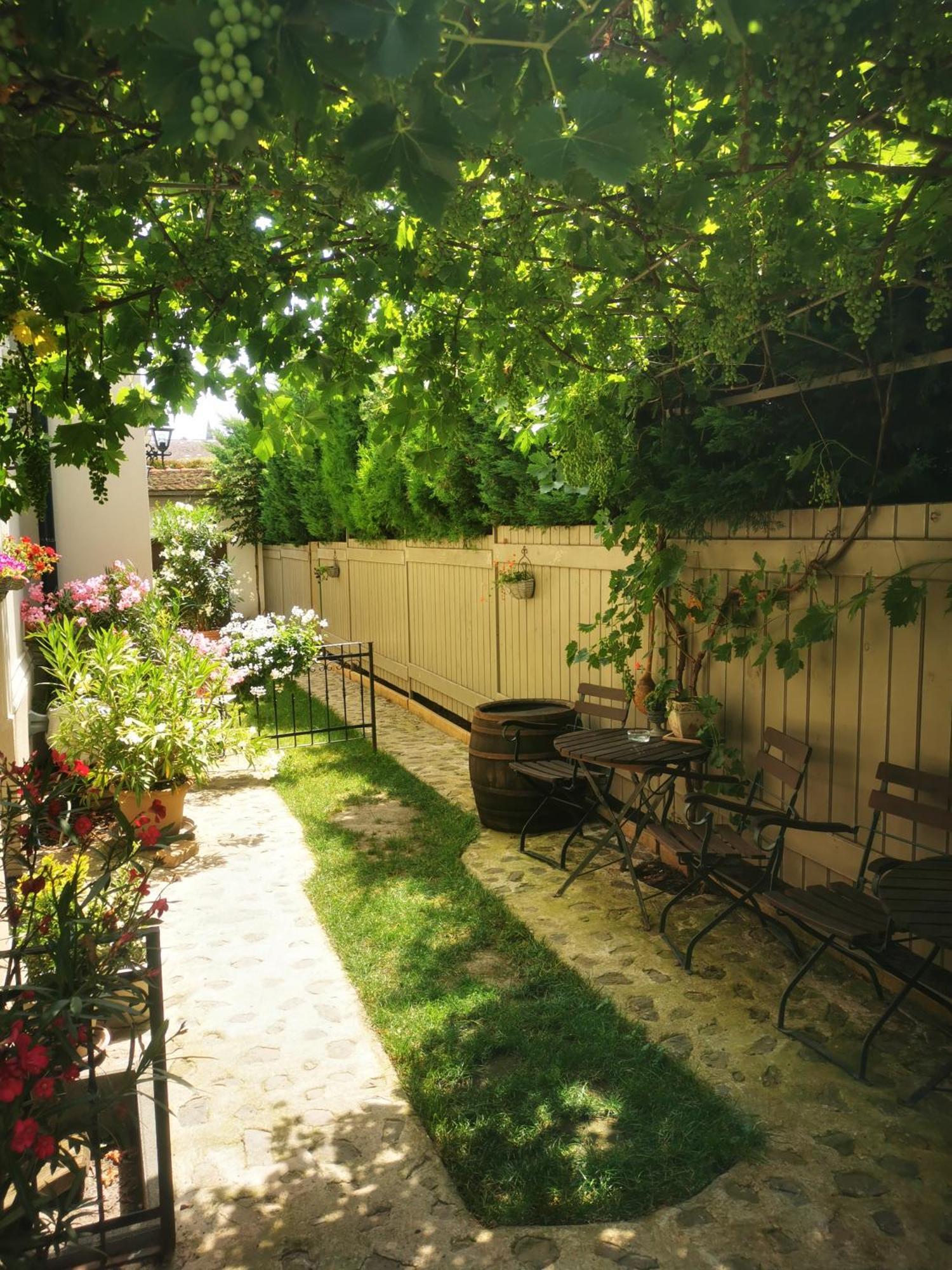 Kuria Apartman With Private Jacuzzi And Pool ブダペスト エクステリア 写真
